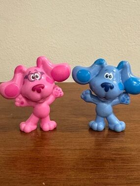 2020 Lot of 2 Standing Blue and Magenta from Blue's Clues Nickelodeon Figurines